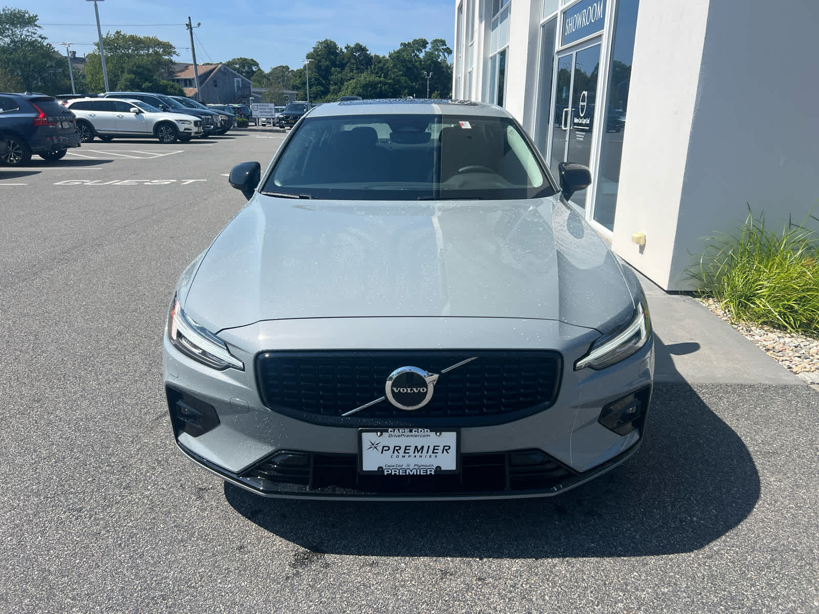 2025 Volvo S60 B5 Core photo 3