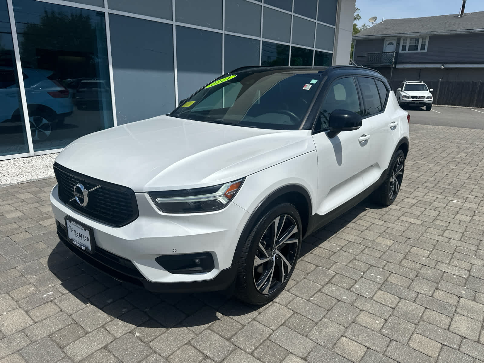 YV4162UM8M2559699