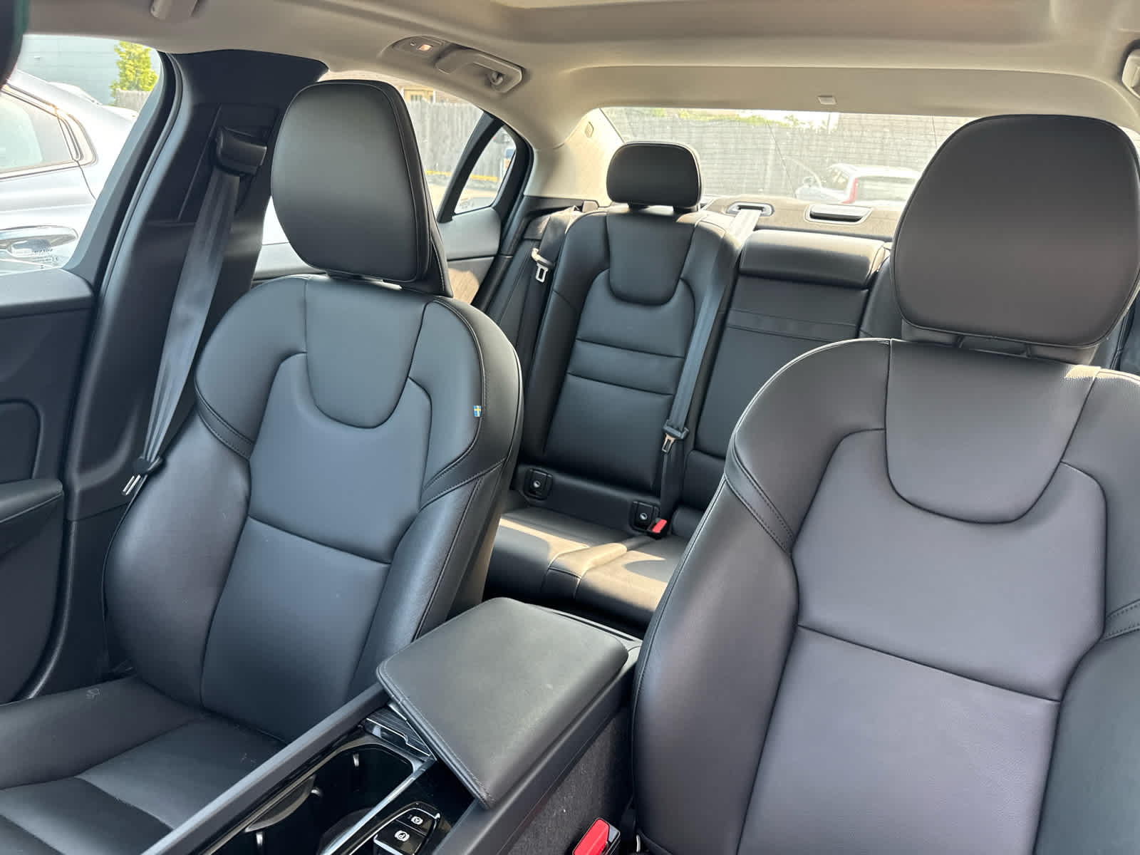 2025 Volvo S60 B5 Core photo 2