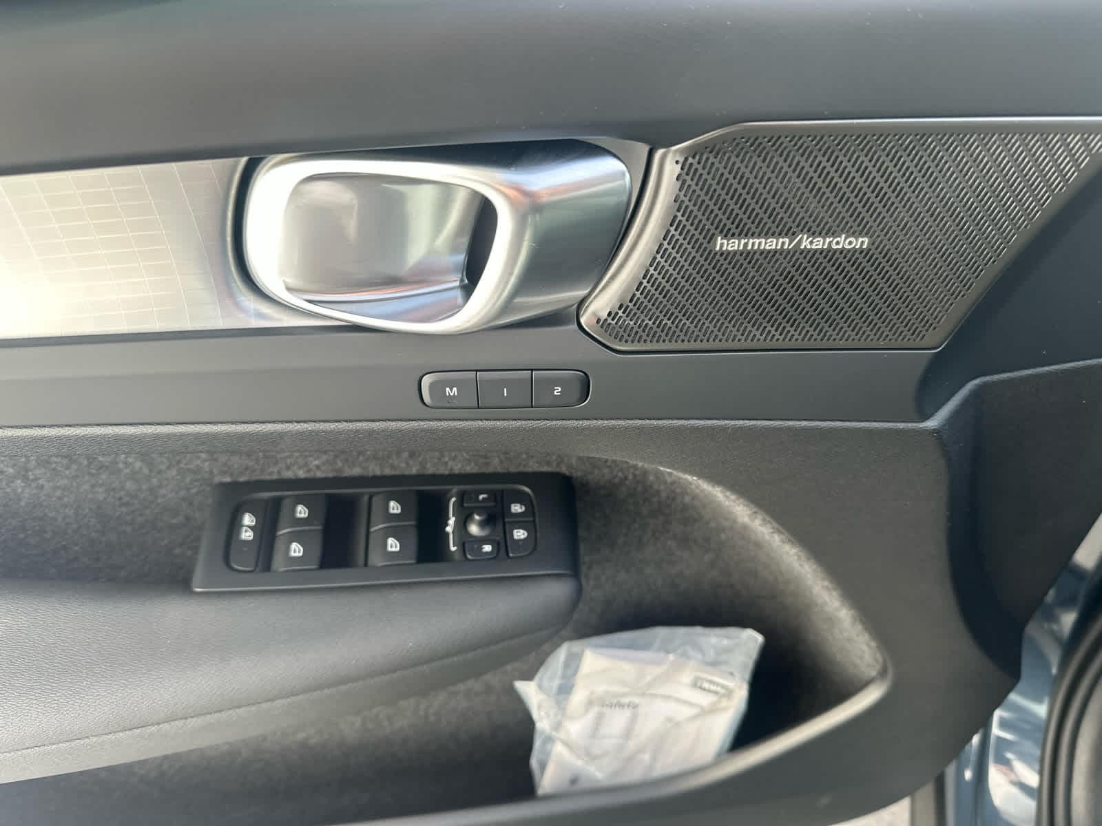 2026 Volvo XC40 Ultra Black Edition - Photo 14
