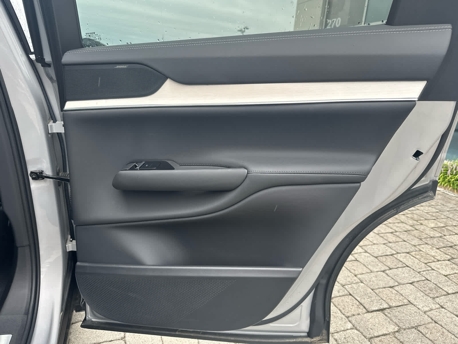 2025 Volvo EX90 Ultra - Photo 40