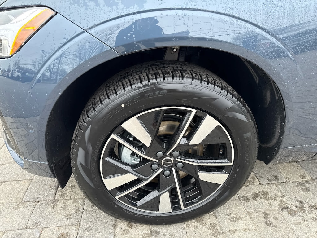 New 2026 Volvo XC60 B5 Plus SUV