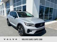 2025 Volvo XC40 B5 Plus Dark Theme SUV YV4L12UC5S2513212