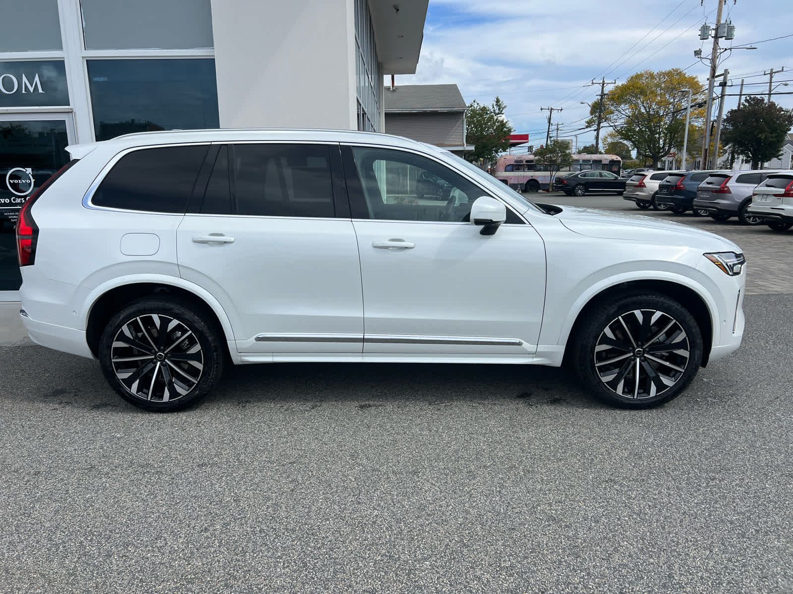 2026 Volvo XC90 Plus - Photo 9