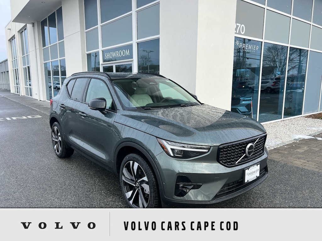 New 2026 Volvo XC40 B5 Ultra SUV
