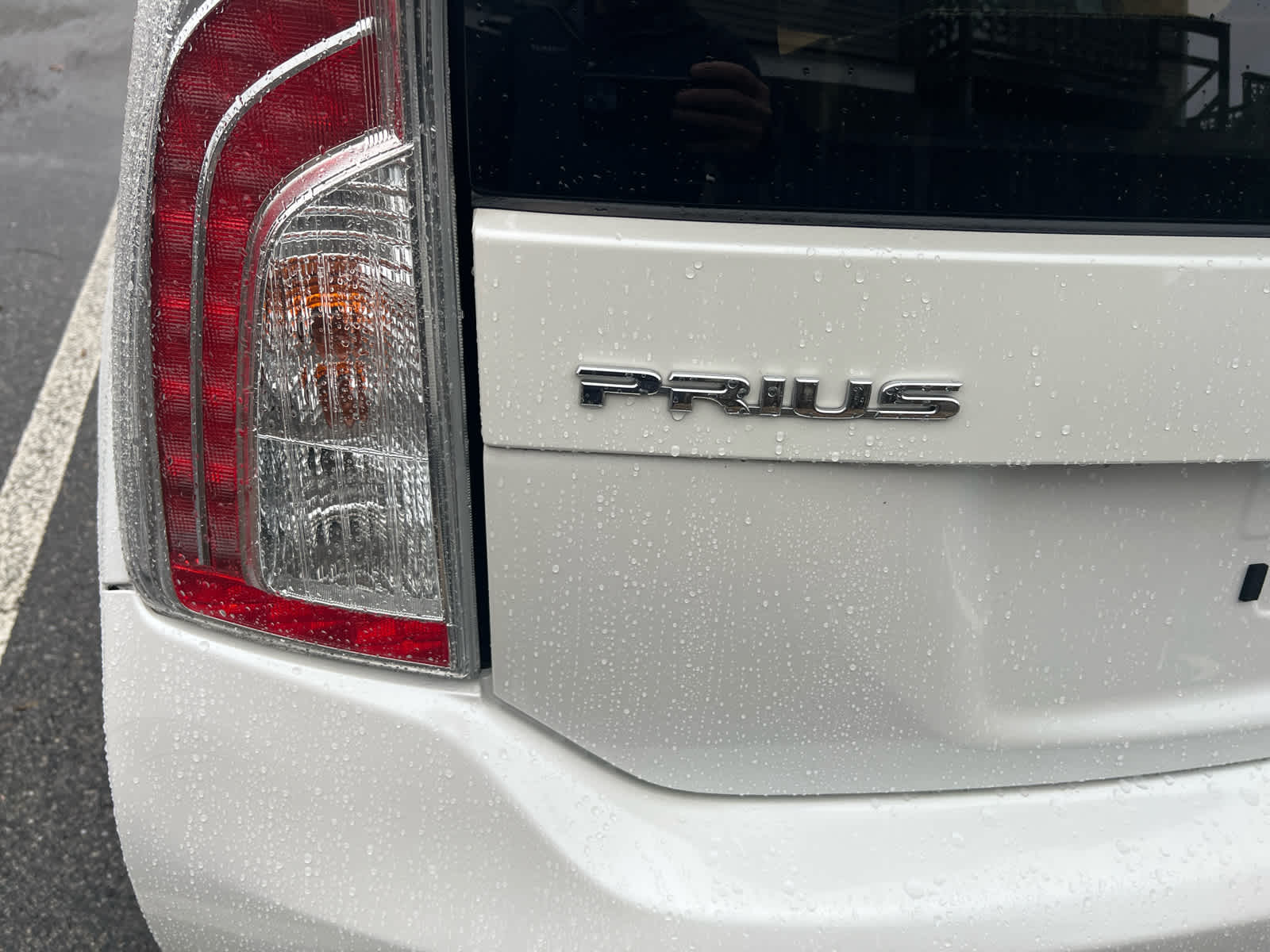 2014 Toyota Prius Two photo 3