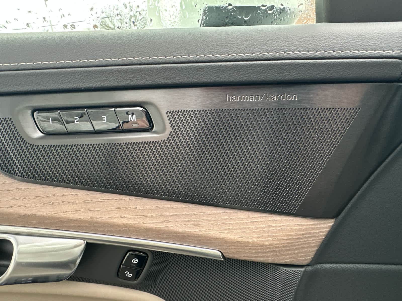 2026 Volvo XC90 Plus - Photo 18