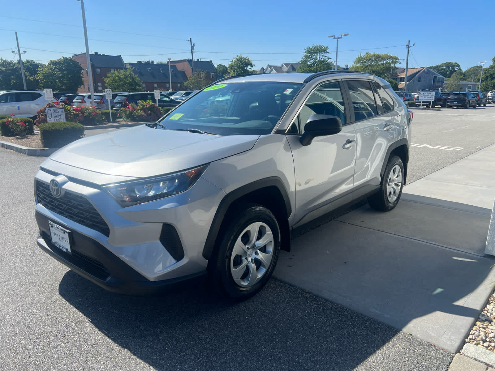 2020 Toyota RAV4 LE photo 4