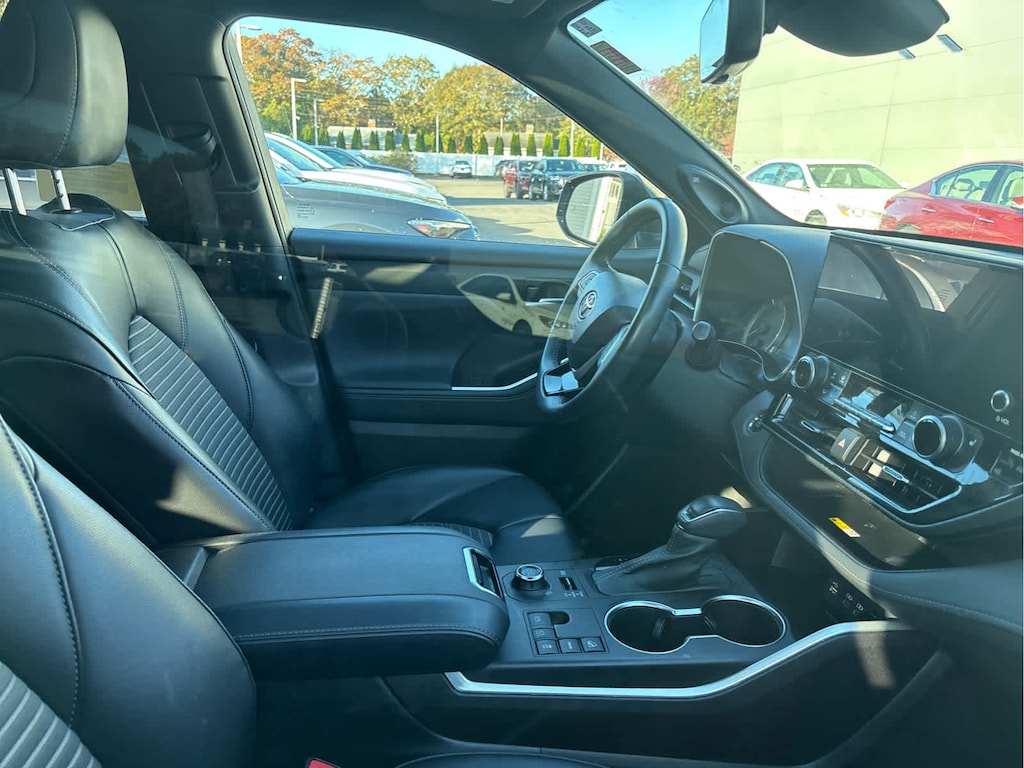 Used 2023 Toyota Highlander XSE SUV