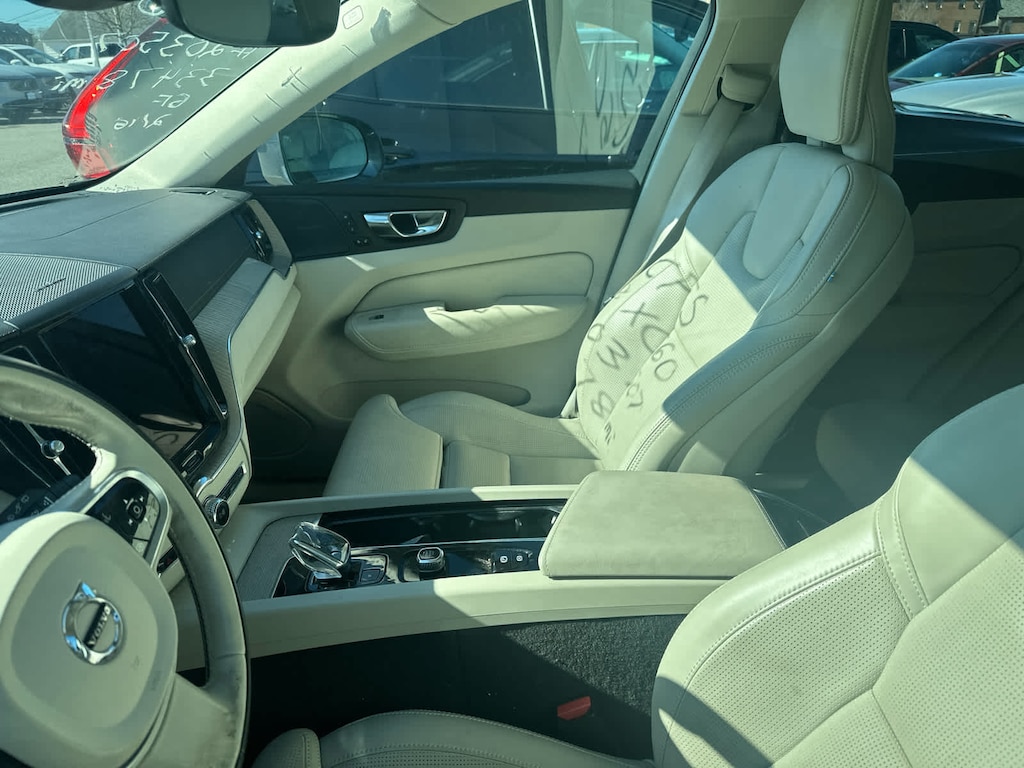 Used 2023 Volvo XC60 B5 AWD Ultimate Bright SUV