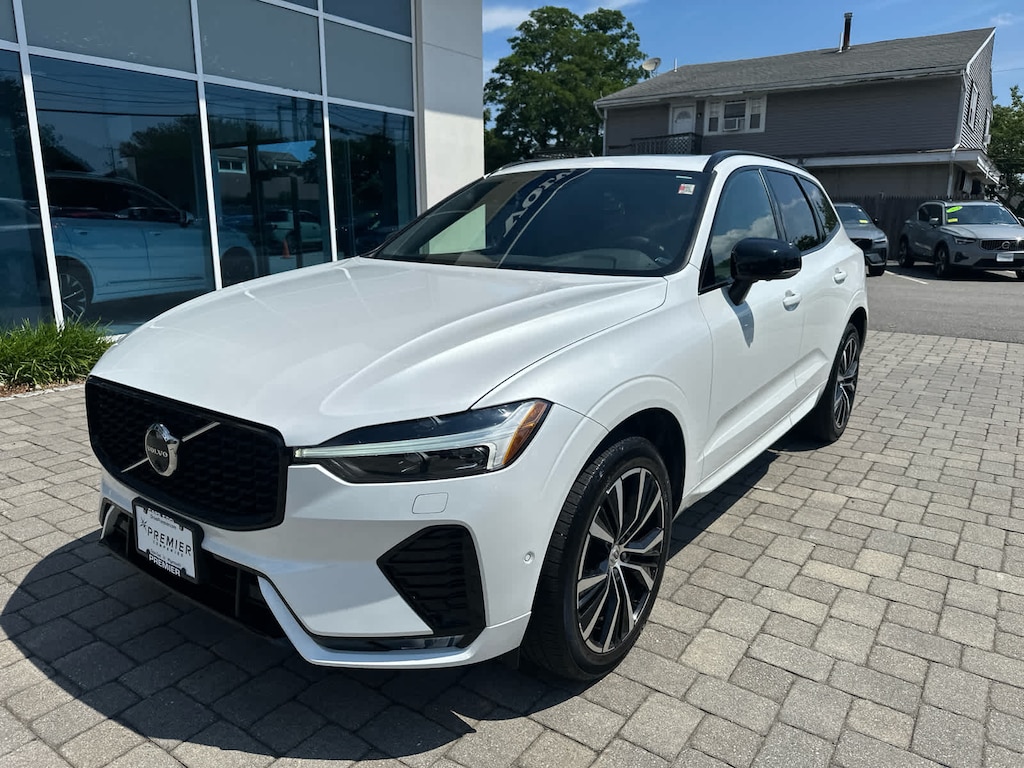 Used 2023 Volvo XC60 B5 AWD Plus Dark SUV