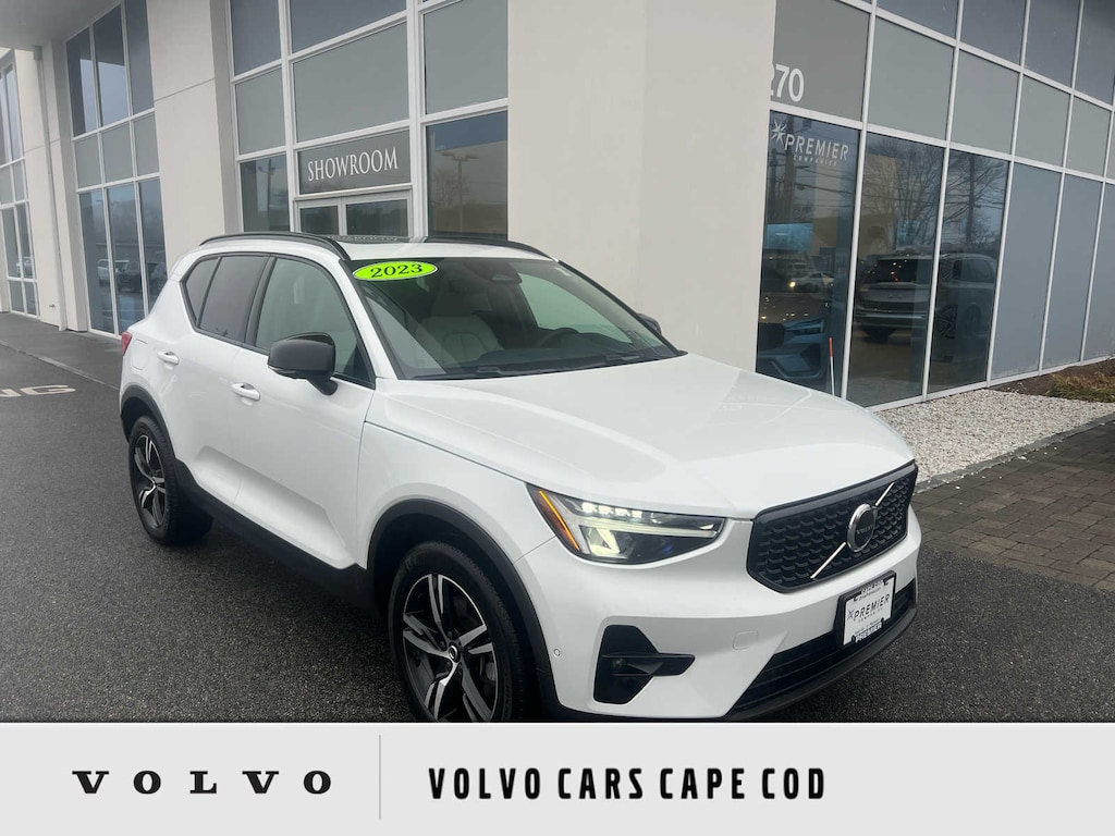 Used 2023 Volvo XC40 B5 AWD Plus Dark SUV