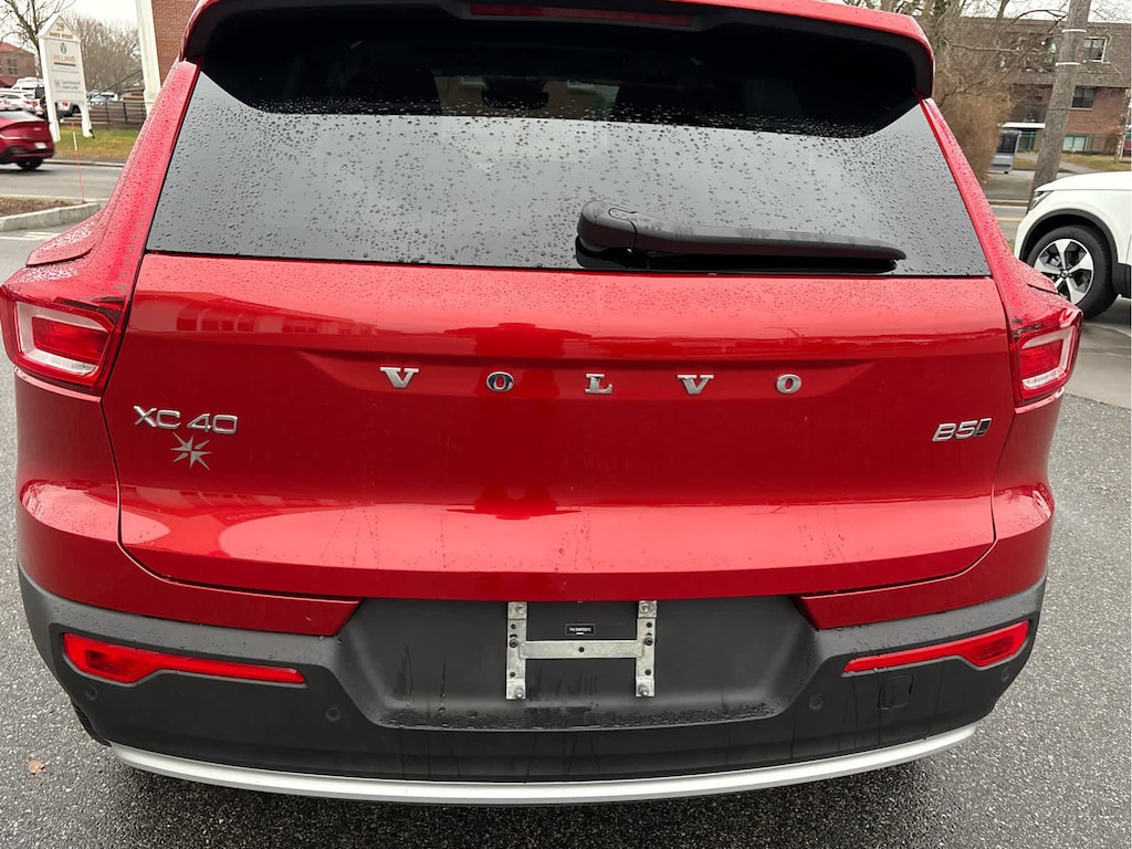 Used 2023 Volvo XC40 B5 AWD Plus Bright SUV