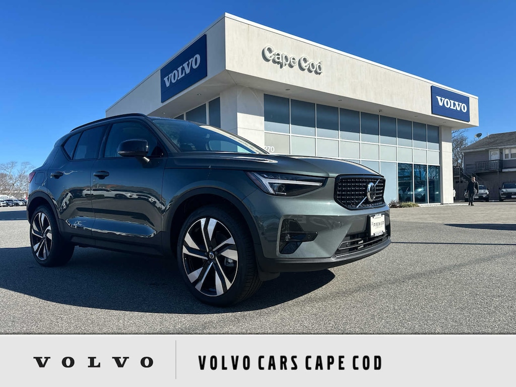 New 2026 Volvo XC40 B5 Ultra SUV