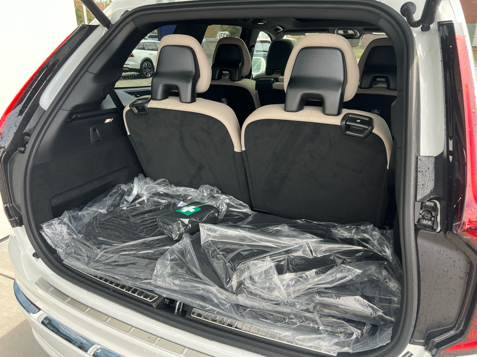 2026 Volvo XC90 Plus - Photo 13