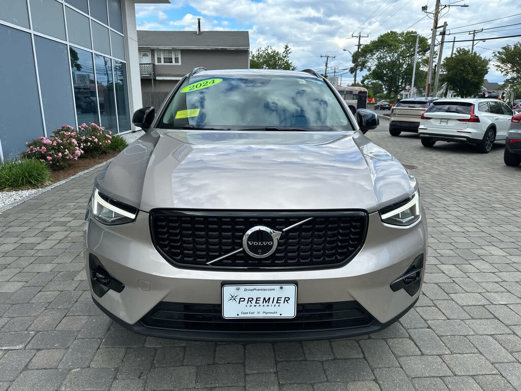 Used 2024 Volvo XC40 B5 Plus Dark SUV