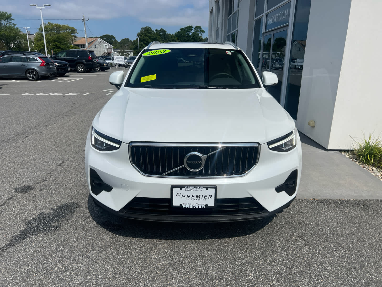 2023 Volvo XC40 AWD Plus photo 3
