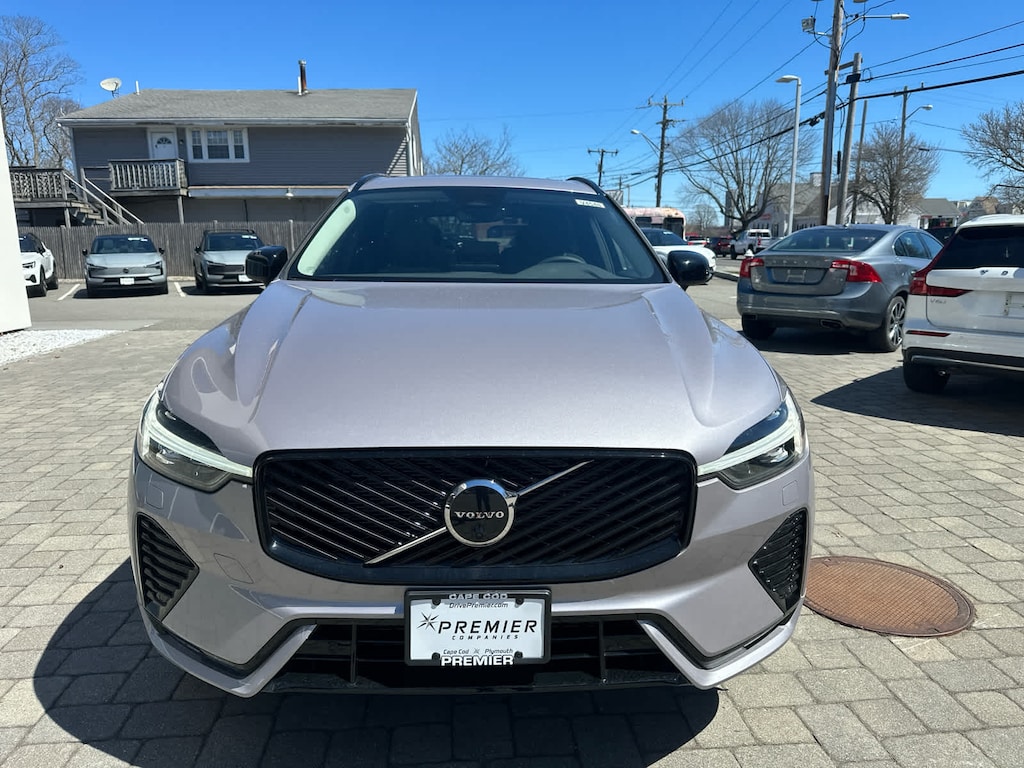 New 2026 Volvo XC60 B5 Plus SUV