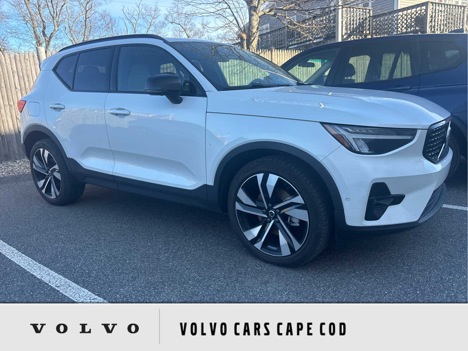2023 Volvo XC40 Plus's photo
