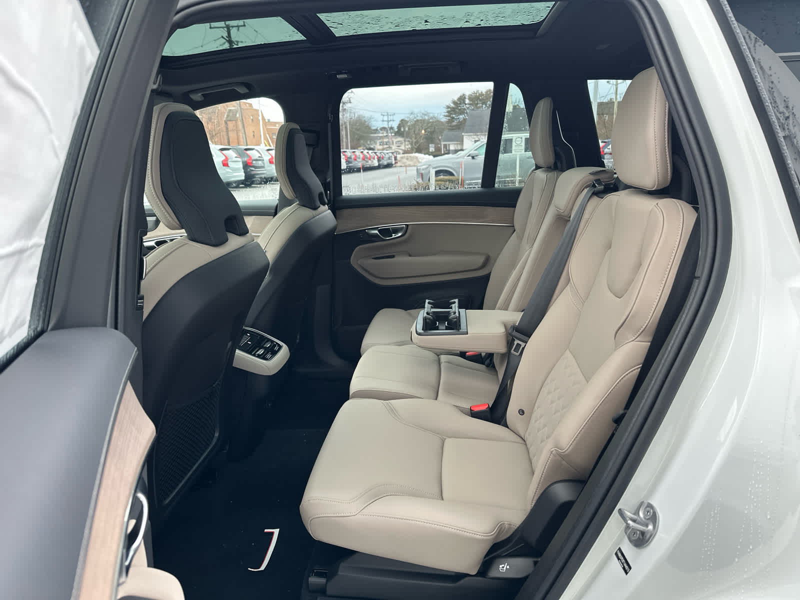 2026 Volvo XC90 Plus - Photo 27