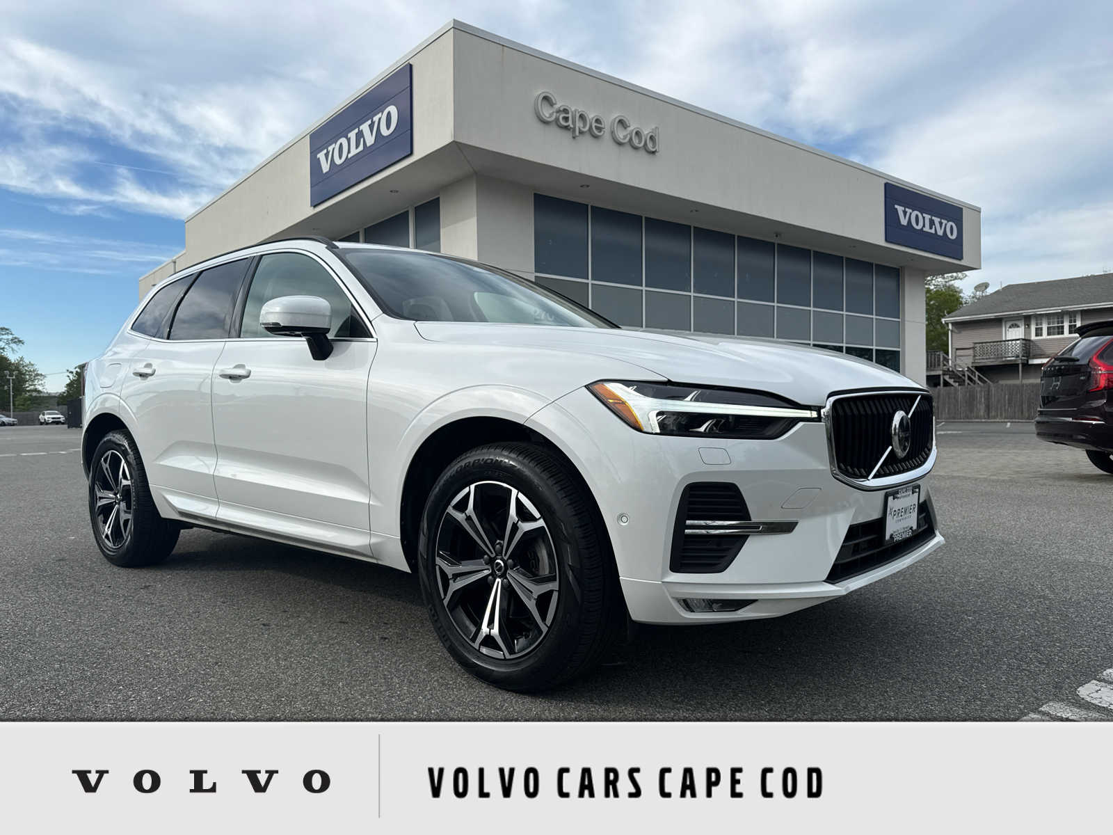 2022 Volvo XC60 B5 Momentum AWD's photo