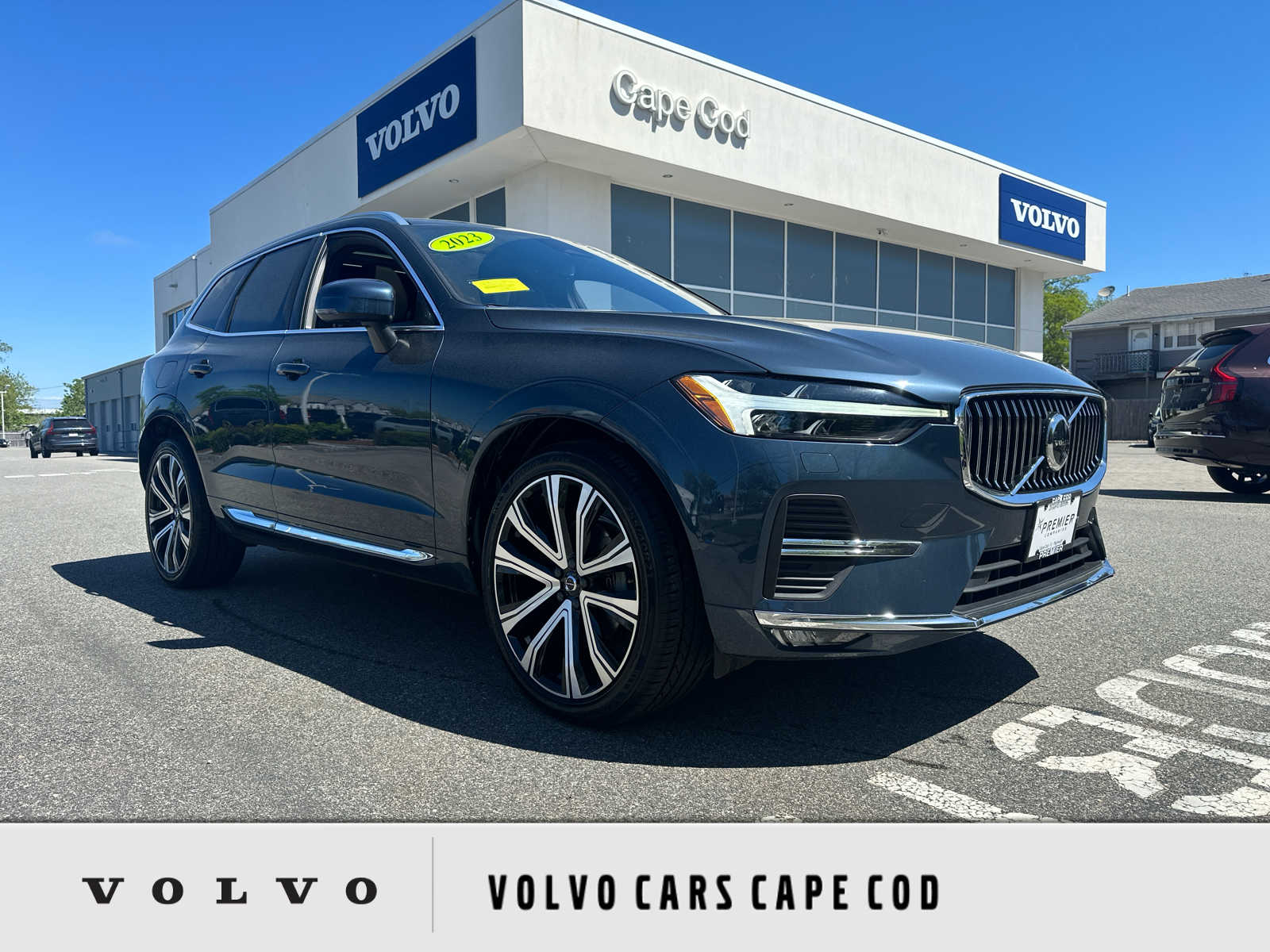 2023 Volvo XC60 B5 Ultimate Bright Theme AWD's photo