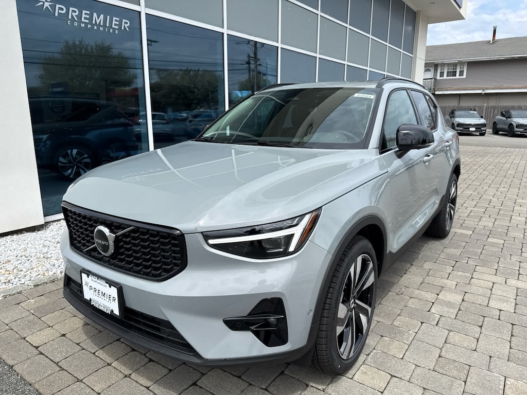 New 2026 Volvo XC40 B5 Plus SUV