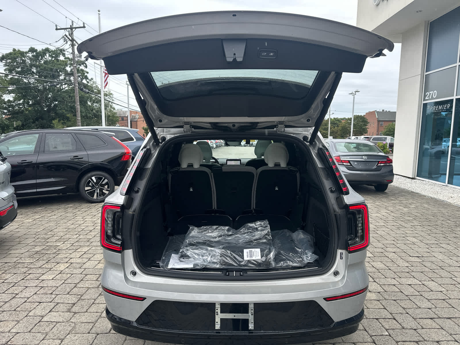 2025 Volvo EX90 Ultra - Photo 31