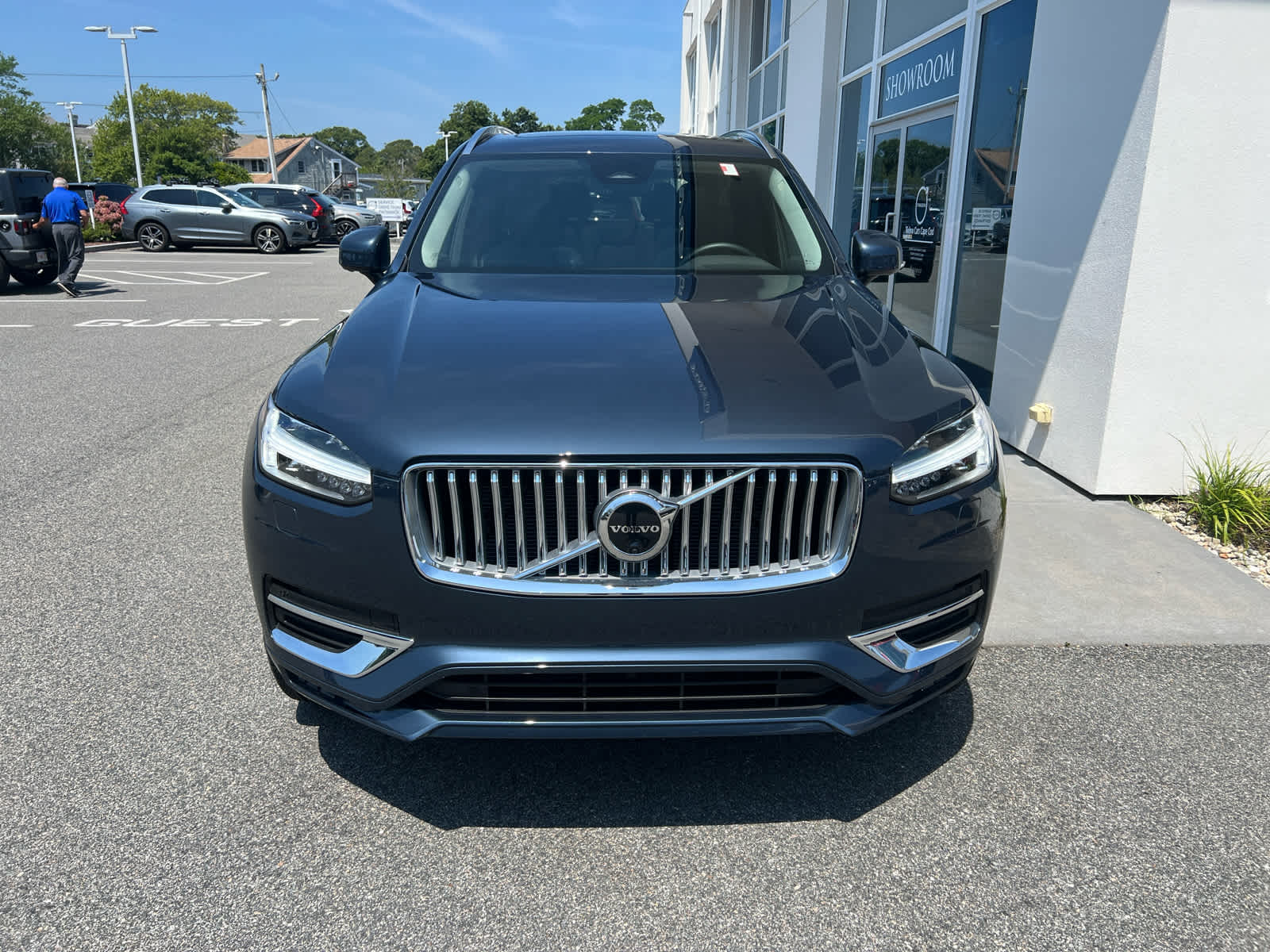 2025 Volvo XC90 Plus photo 3