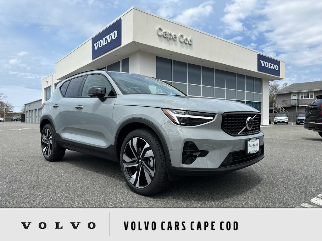 New 2026 Volvo XC40 B5 Plus SUV