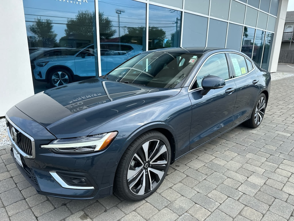 Used 2023 Volvo S60 B5 FWD Ultimate Bright Sedan