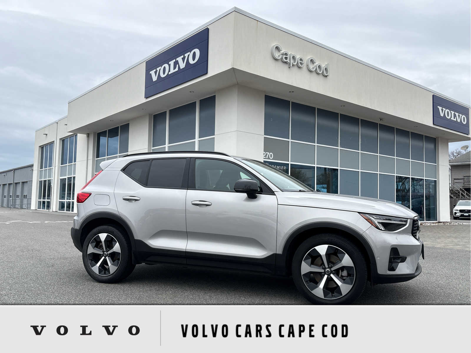 2023 Volvo XC40 Plus's photo