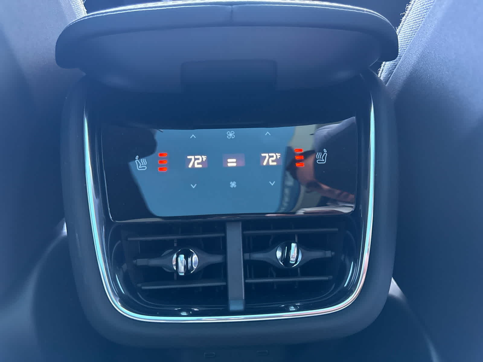 2025 Volvo EX90 Ultra - Photo 28