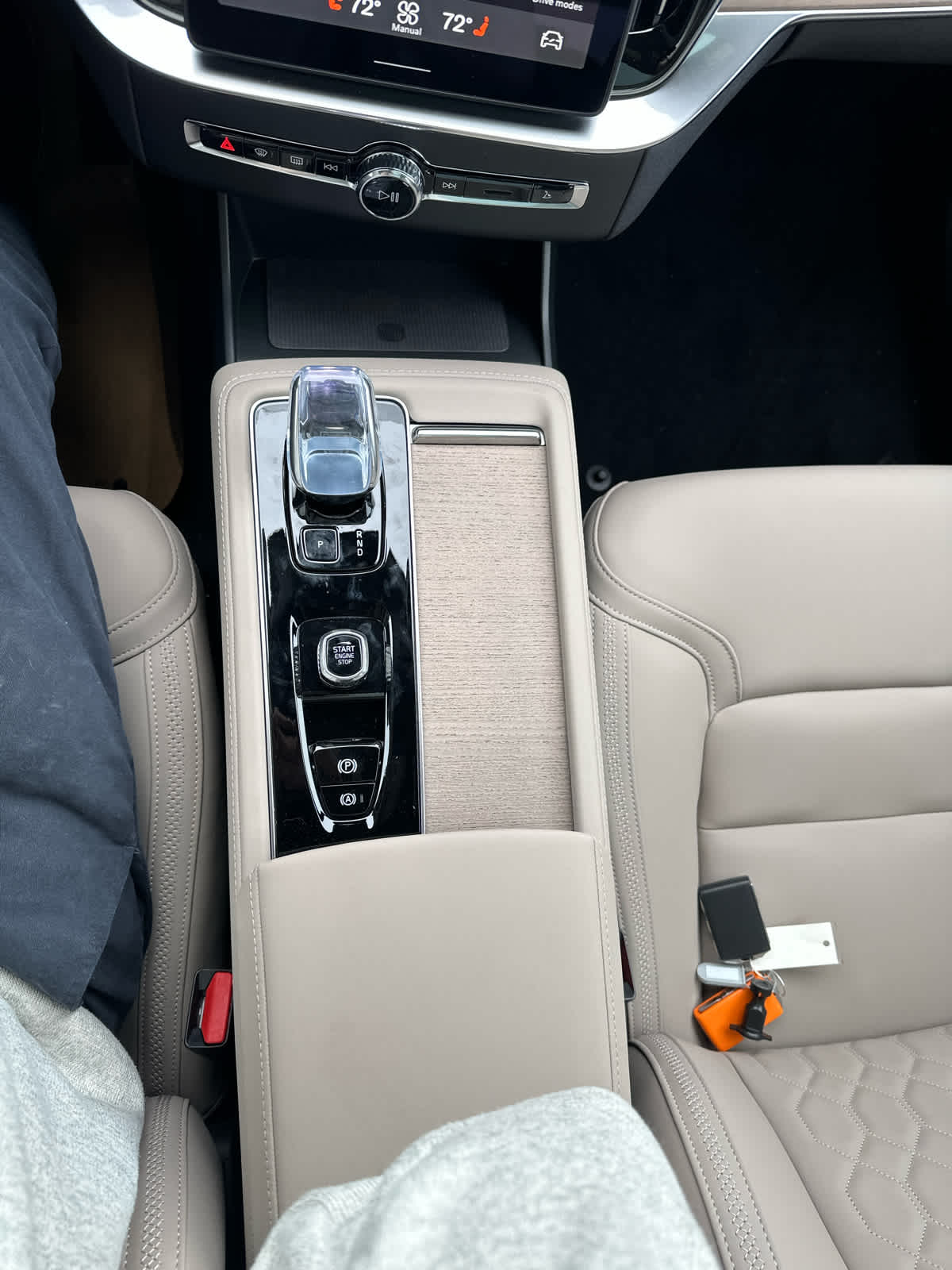 2026 Volvo XC90 Plus - Photo 25