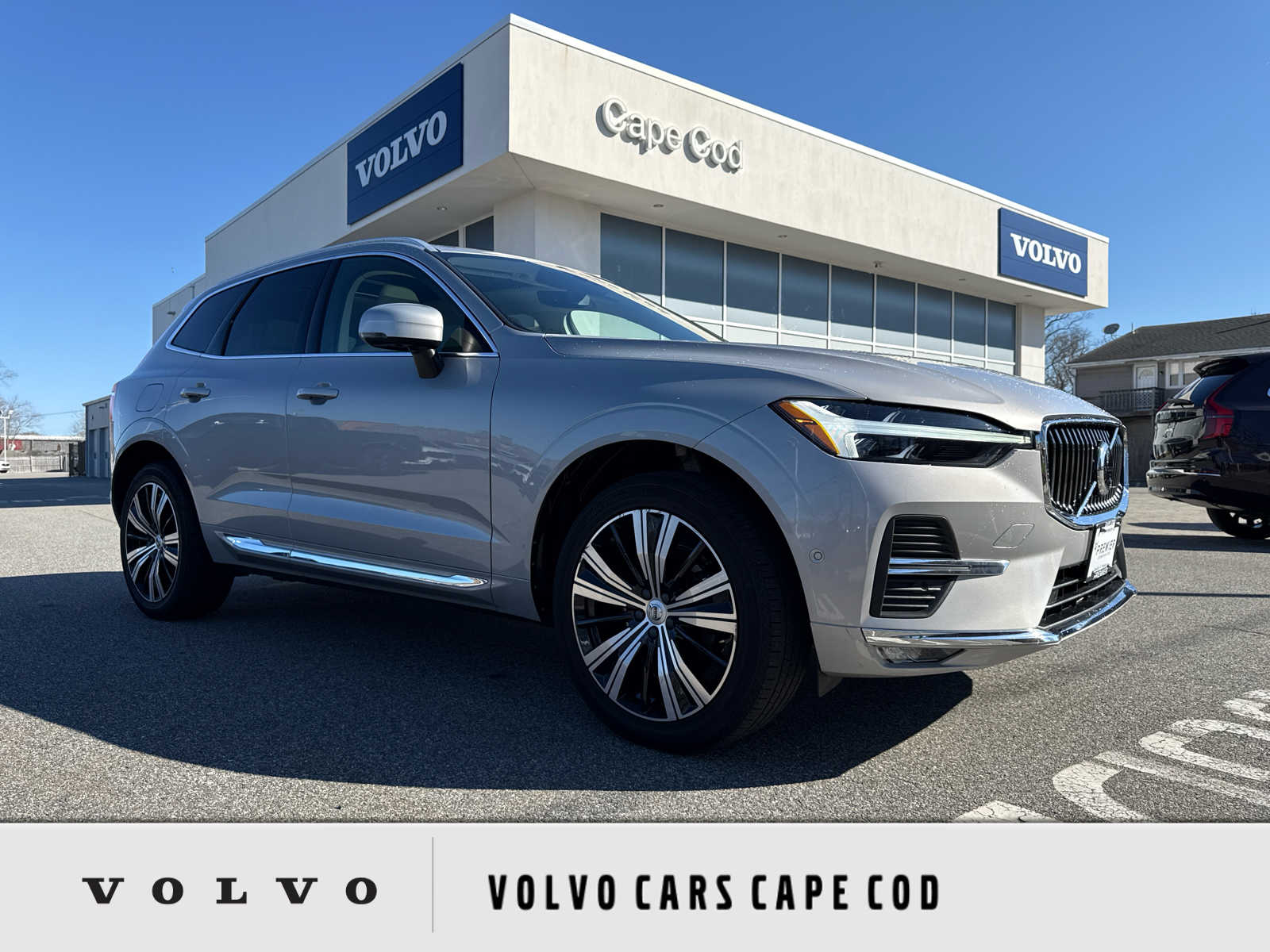 2023 Volvo XC60 B5 Plus Bright Theme AWD's photo