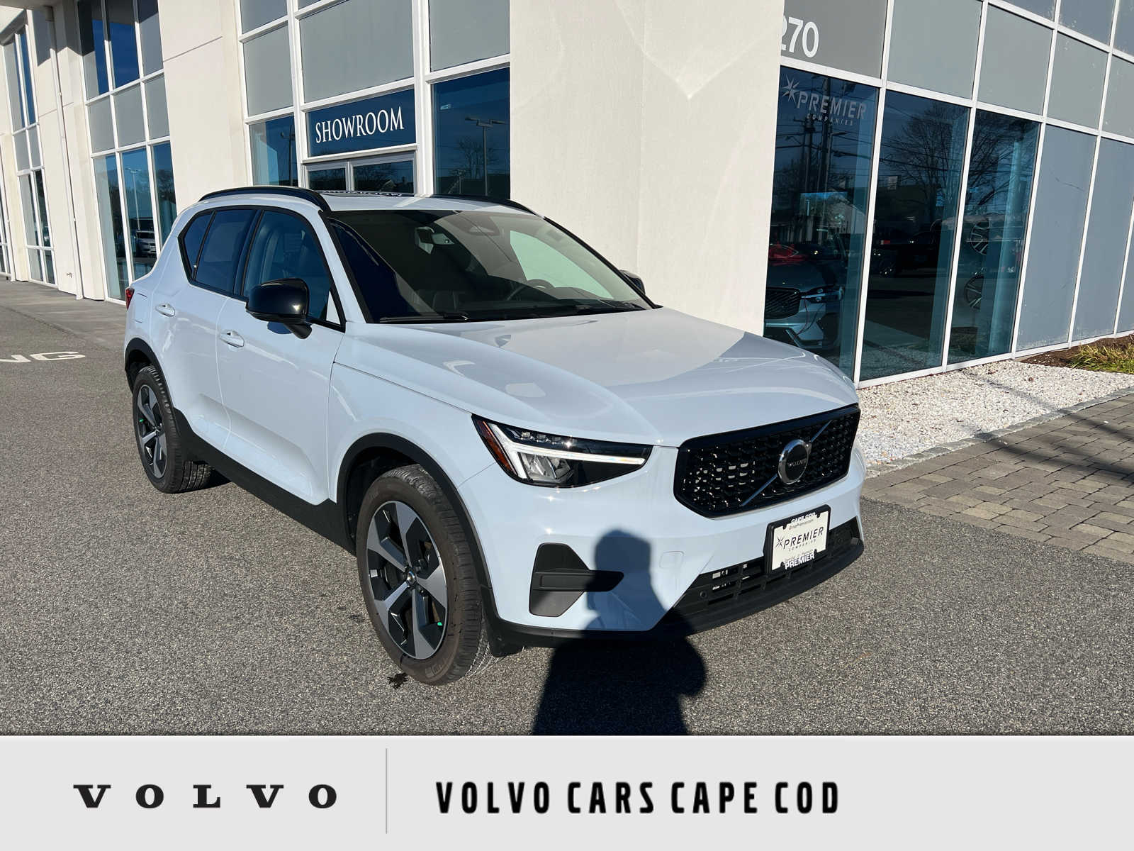 2026 Volvo XC40 Core's photo
