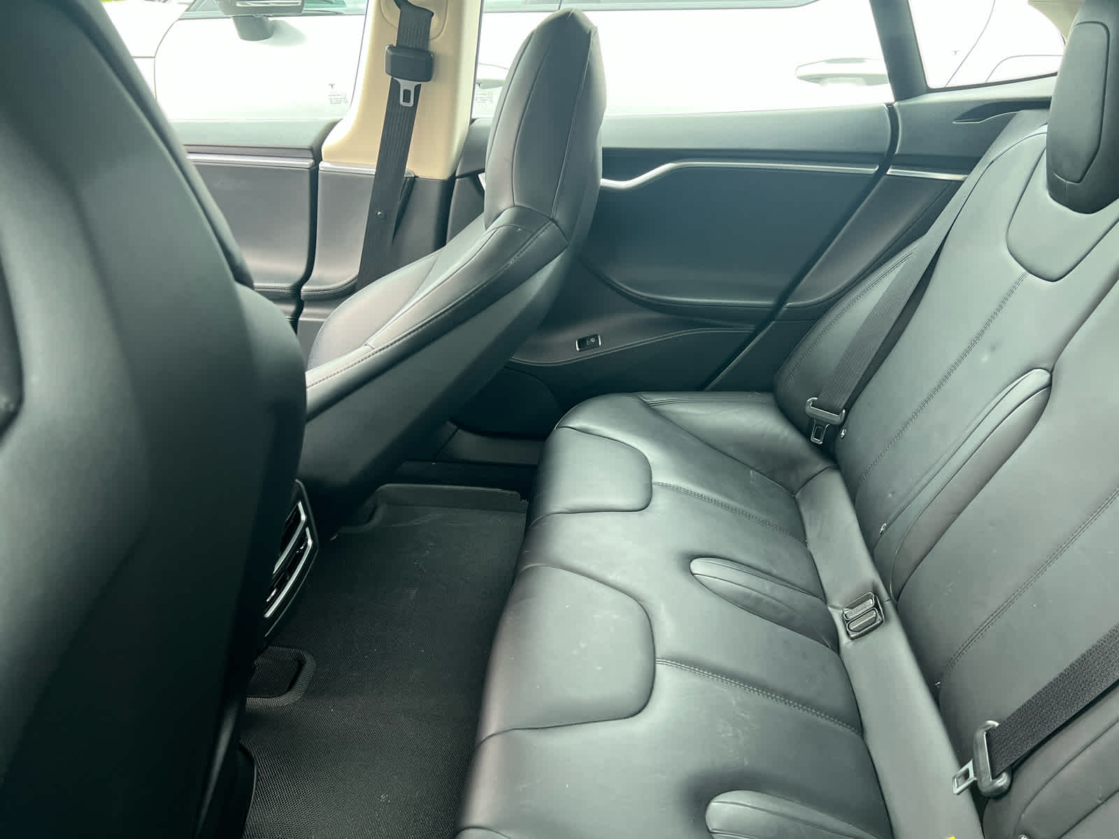 2015 Tesla Model S 85D photo 3