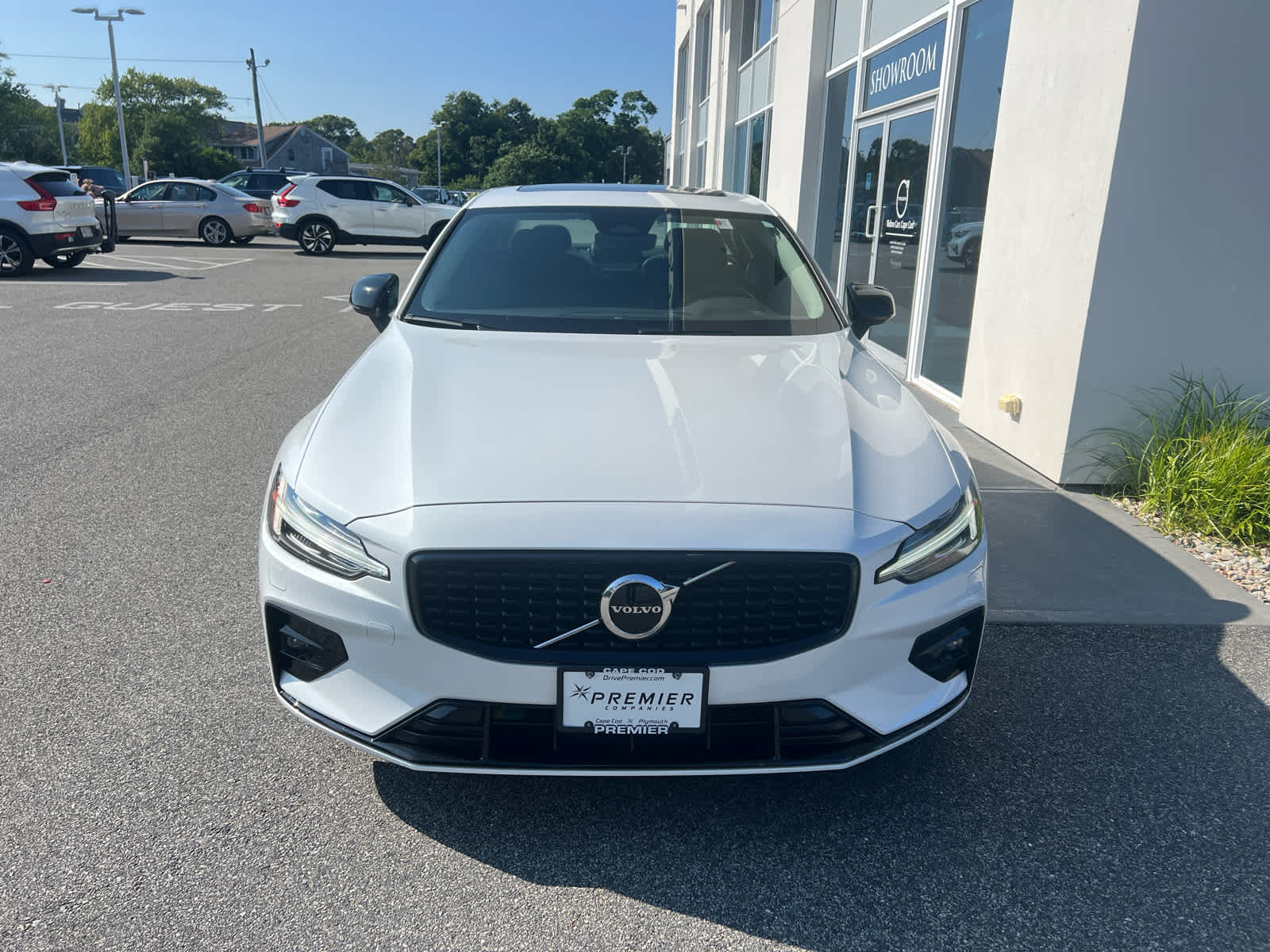 2025 Volvo S60 B5 Core photo 3