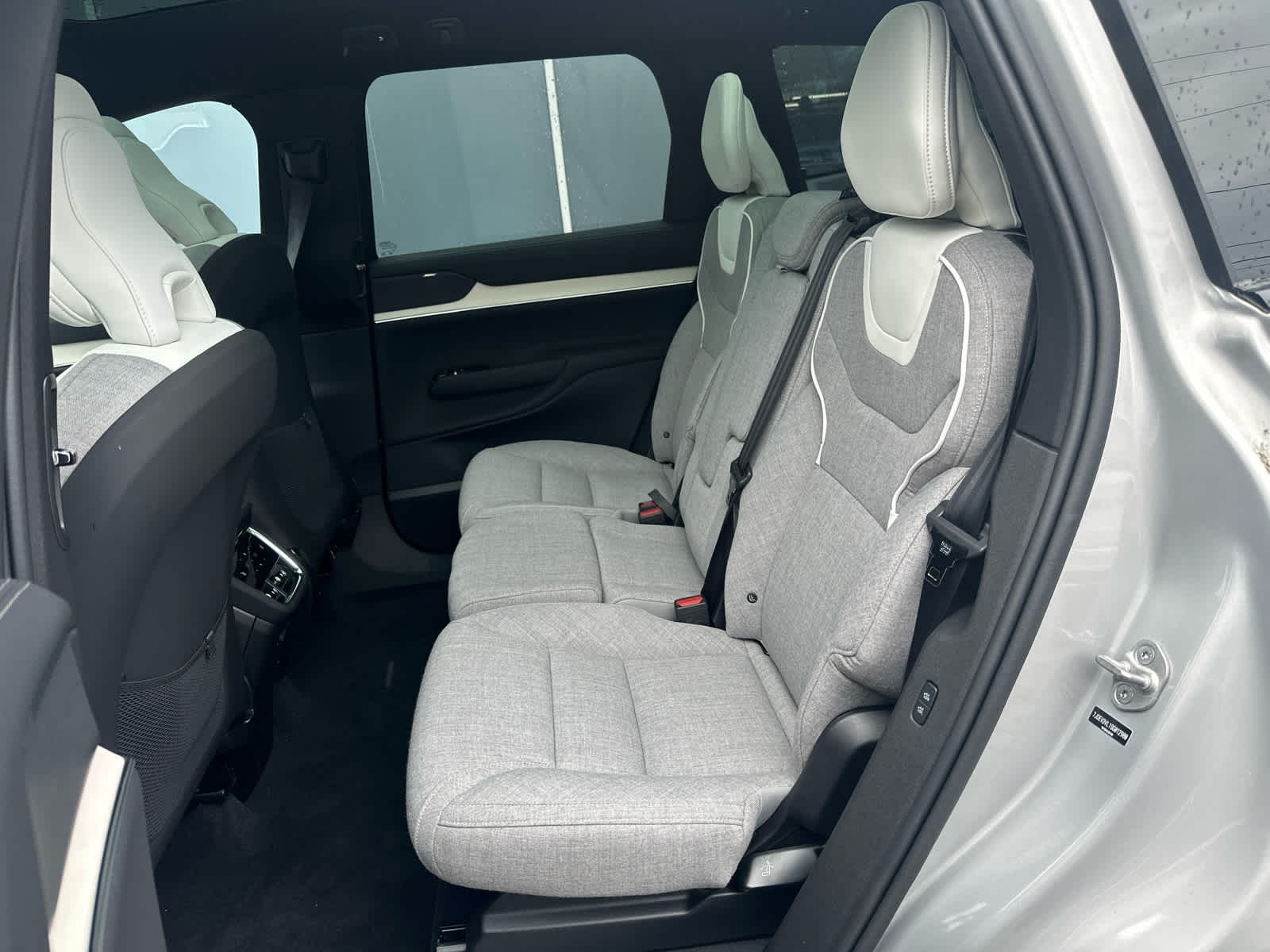 2025 Volvo EX90 Ultra - Photo 21