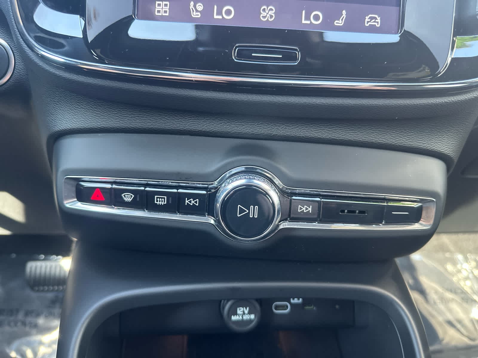 2026 Volvo XC40 Ultra Black Edition - Photo 21