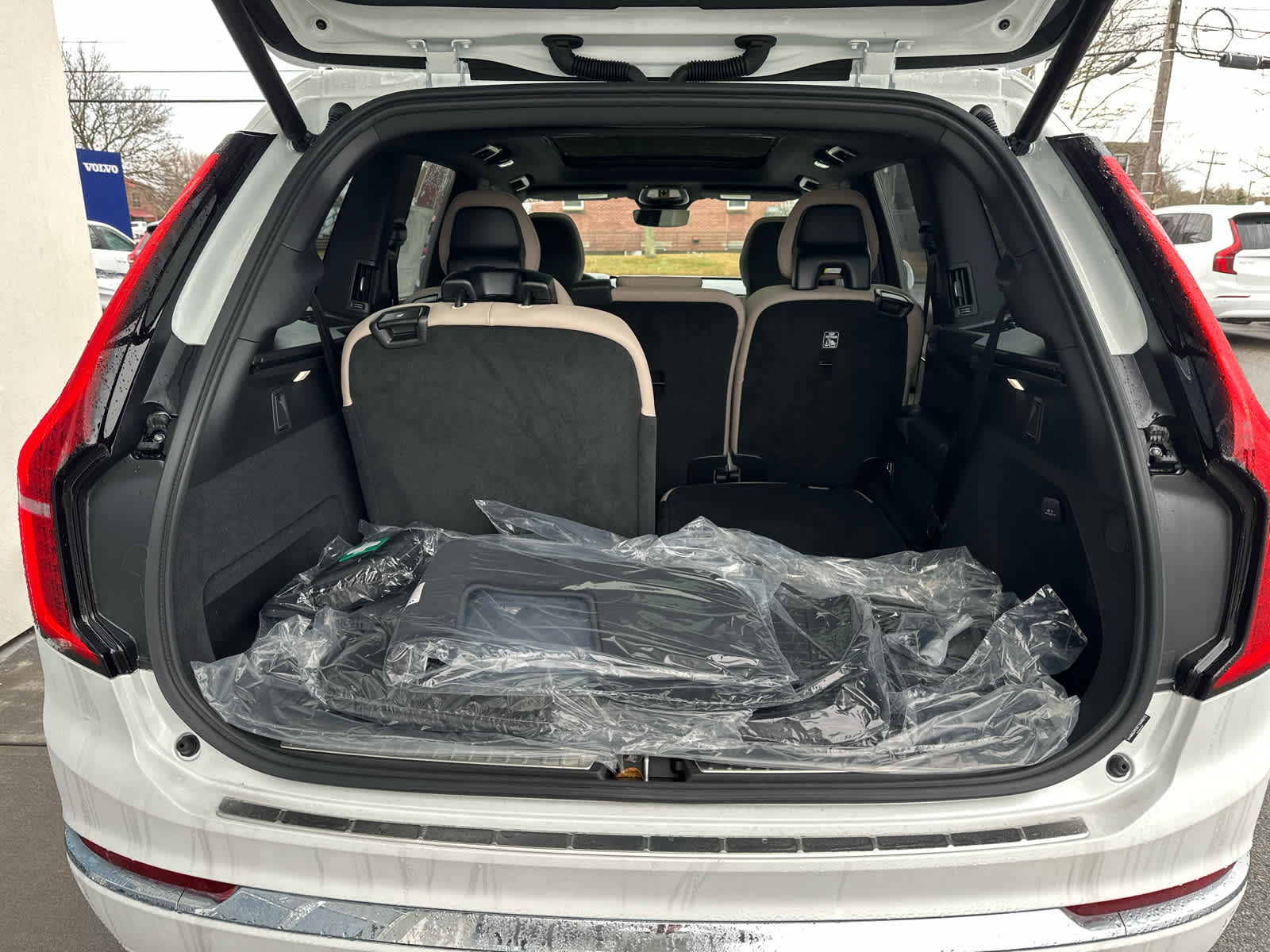 2026 Volvo XC90 Plus - Photo 15