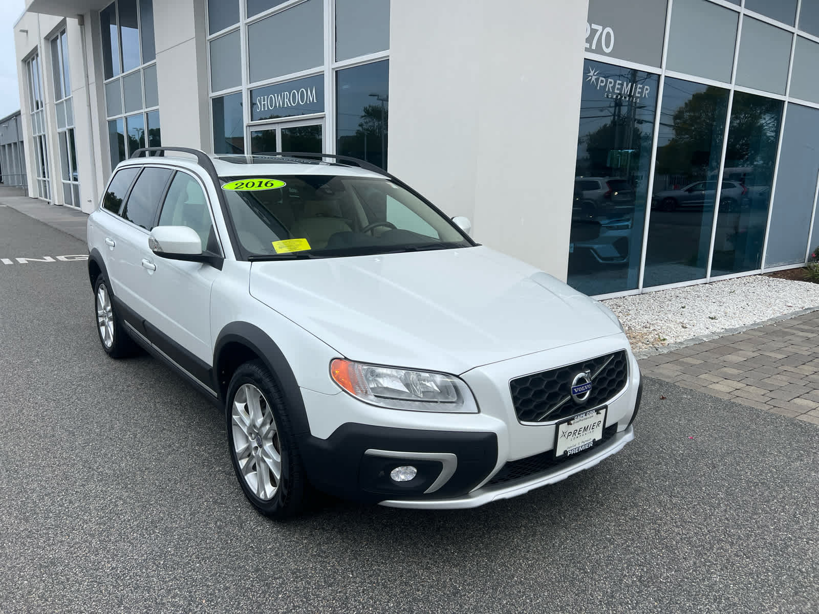 Used 2016 Volvo XC70 Premier with VIN YV4612NK7G1269465 for sale in Barnstable, MA