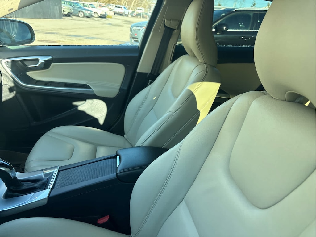 Used 2018 Volvo V60 Cross Country T5 AWD Wagon