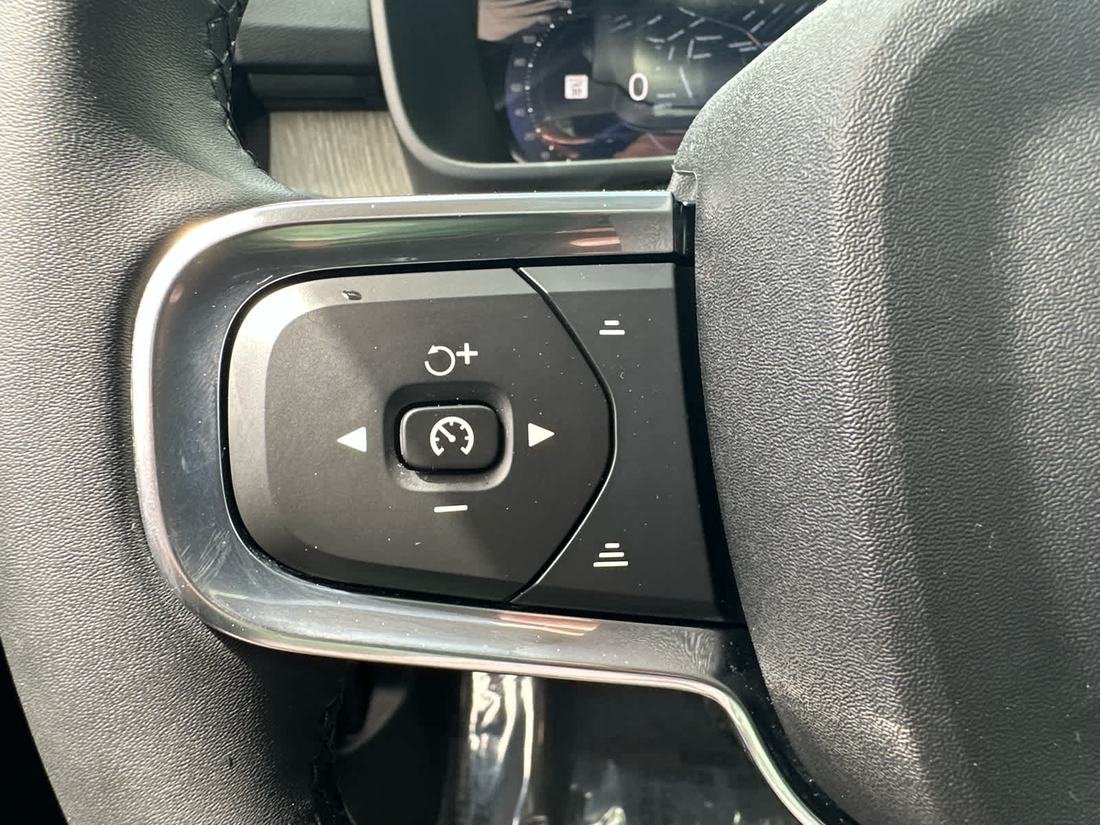 2026 Volvo XC40 Core - Photo 14