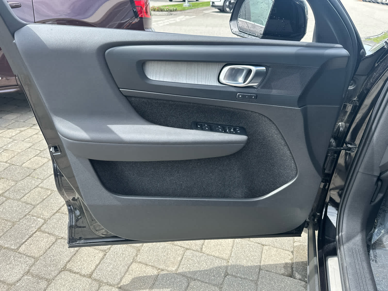 2026 Volvo XC40 Core - Photo 8