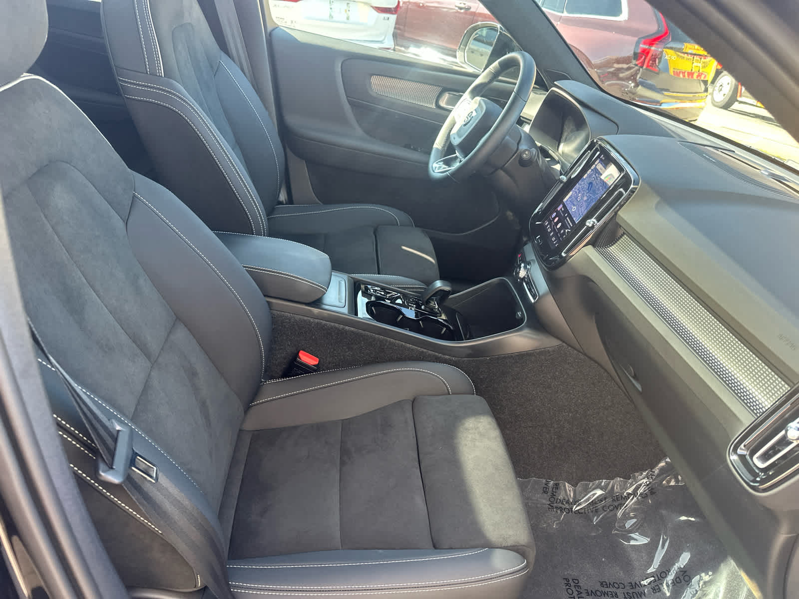 2026 Volvo XC40 Ultra Black Edition - Photo 43