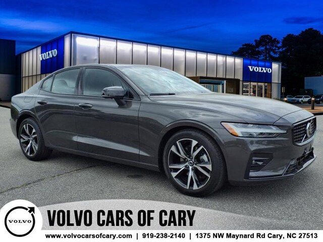2025 Volvo S60 B5 Plus Sedan