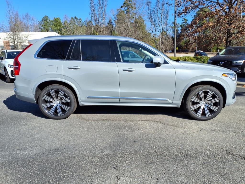 2025 Volvo XC90 Plus photo 2