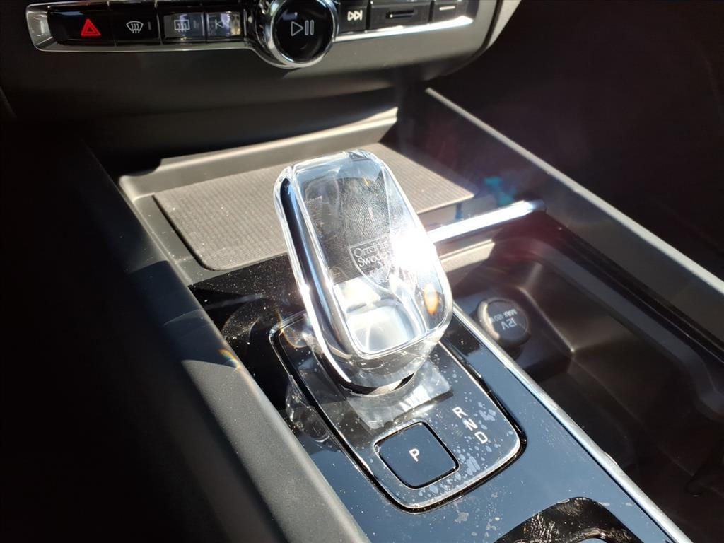 2026 Volvo XC60 Plus - Photo 22