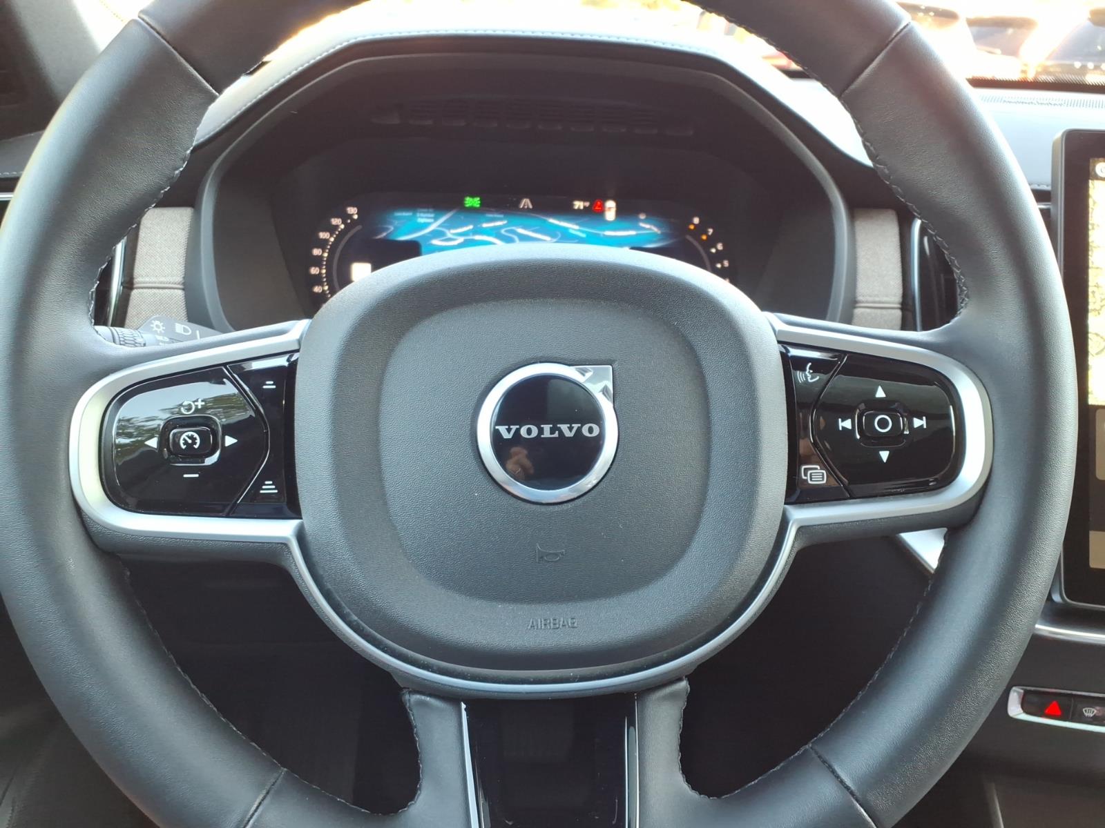 2026 Volvo XC90 Plus - Photo 23